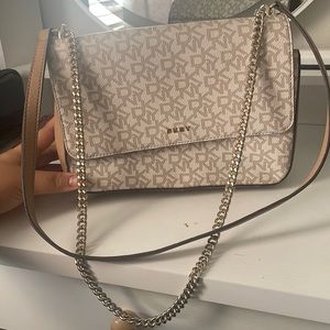 DKNY small crossbody bag 🤎